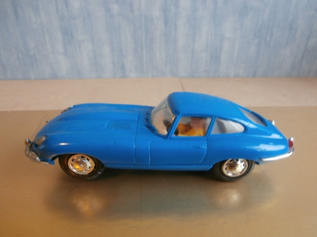 Carrera Jaguar E-Type slot car near mint met voorlichten., Ophalen of Verzenden