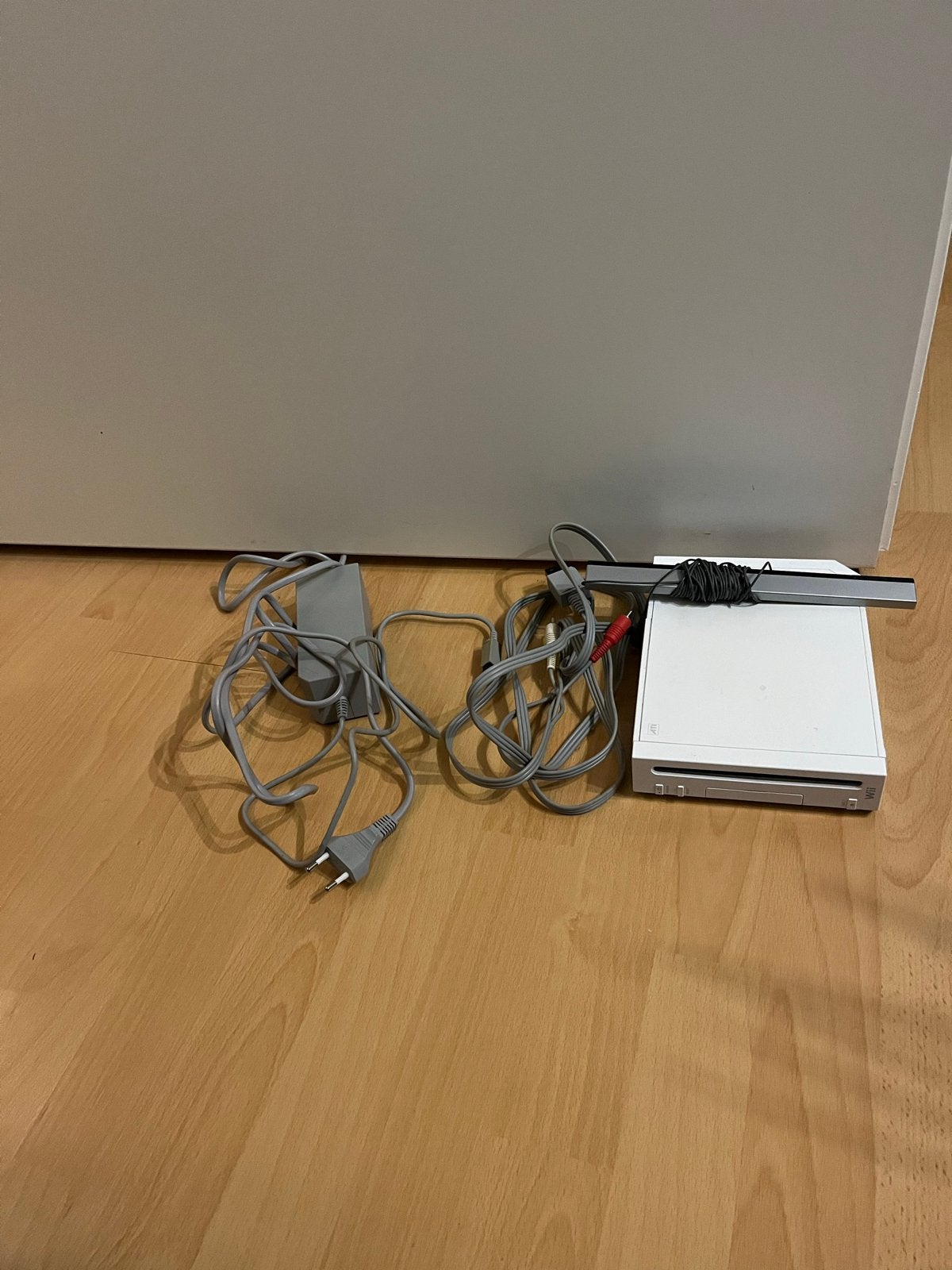 Wii Console met Benodigde Kabels zonder controler, Ophalen of Verzenden, Gebruikt, Zonder controller