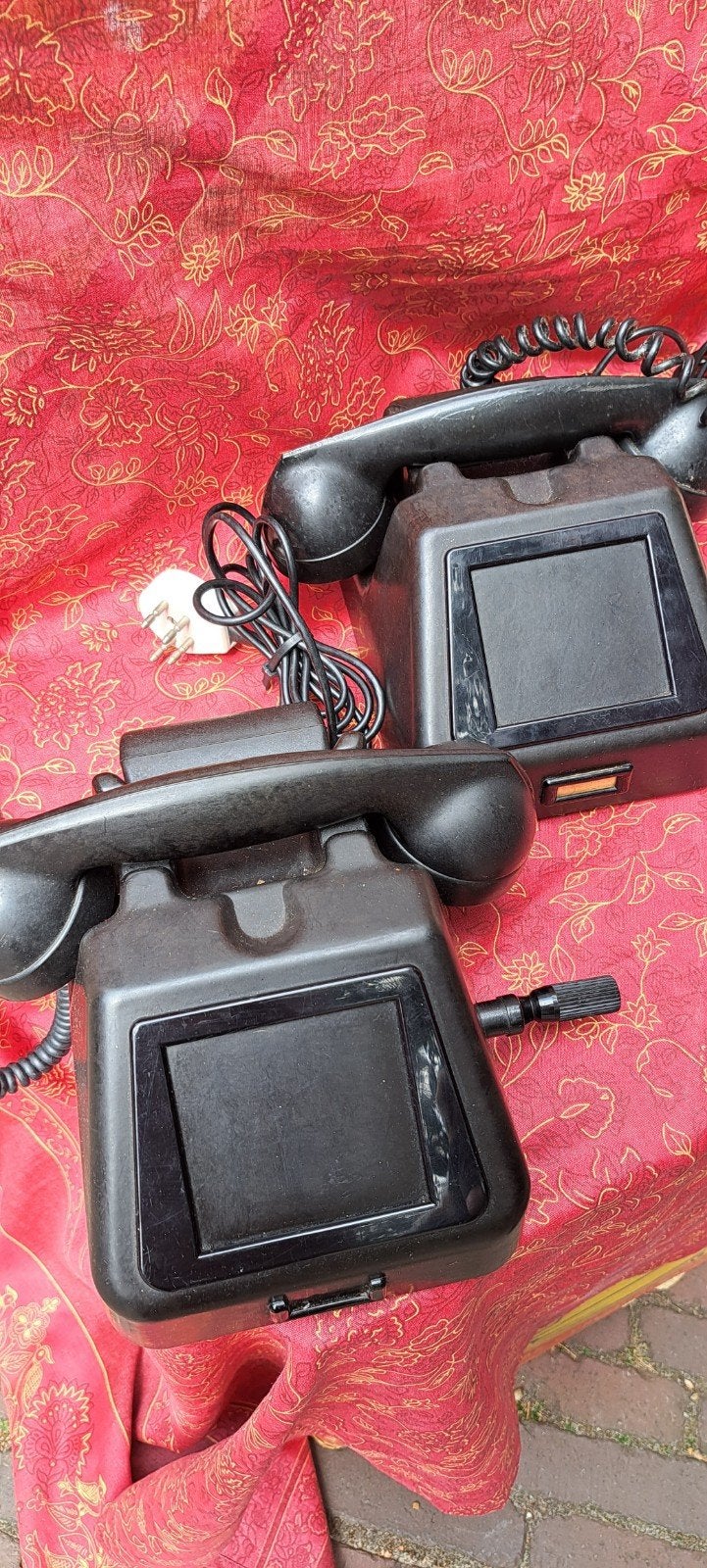 Twee Bakelieten Telefoons - Vintage Collectie, Ophalen of Verzenden