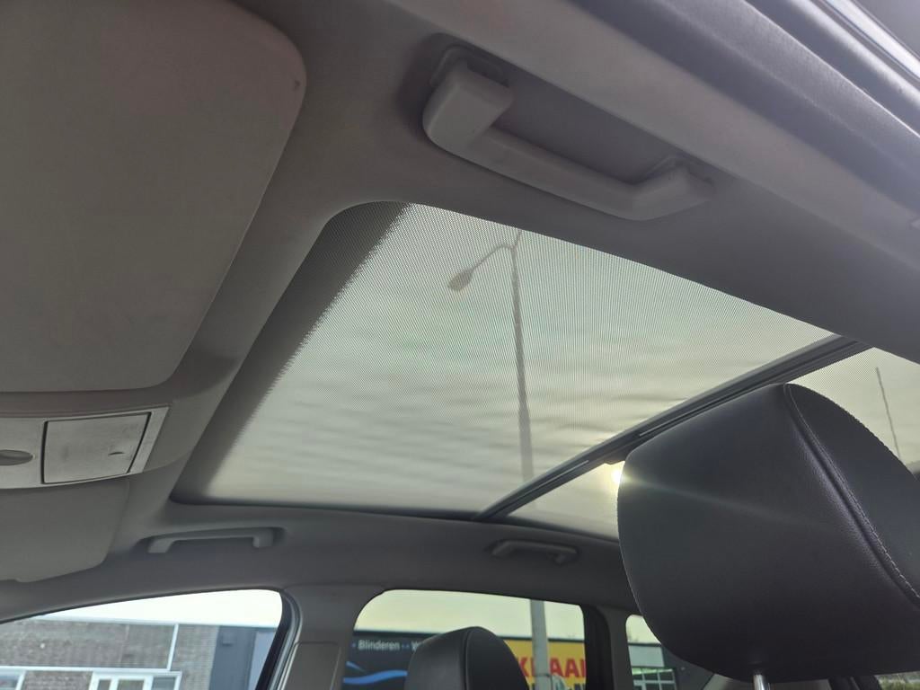 Ford Kuga 2.5 20V Titanium/LEDER/PANORAMADAK/NAVIGATIE, Automaat, Gebruikt, 1553 kg, Leder en Stof