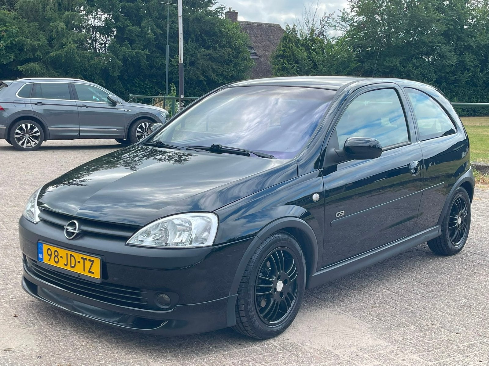 Opel Corsa 1.8 16V (GSI) 3D 2002 Zwart, 40 €/maand, Zwart, 4 cilinders, 1796 cc