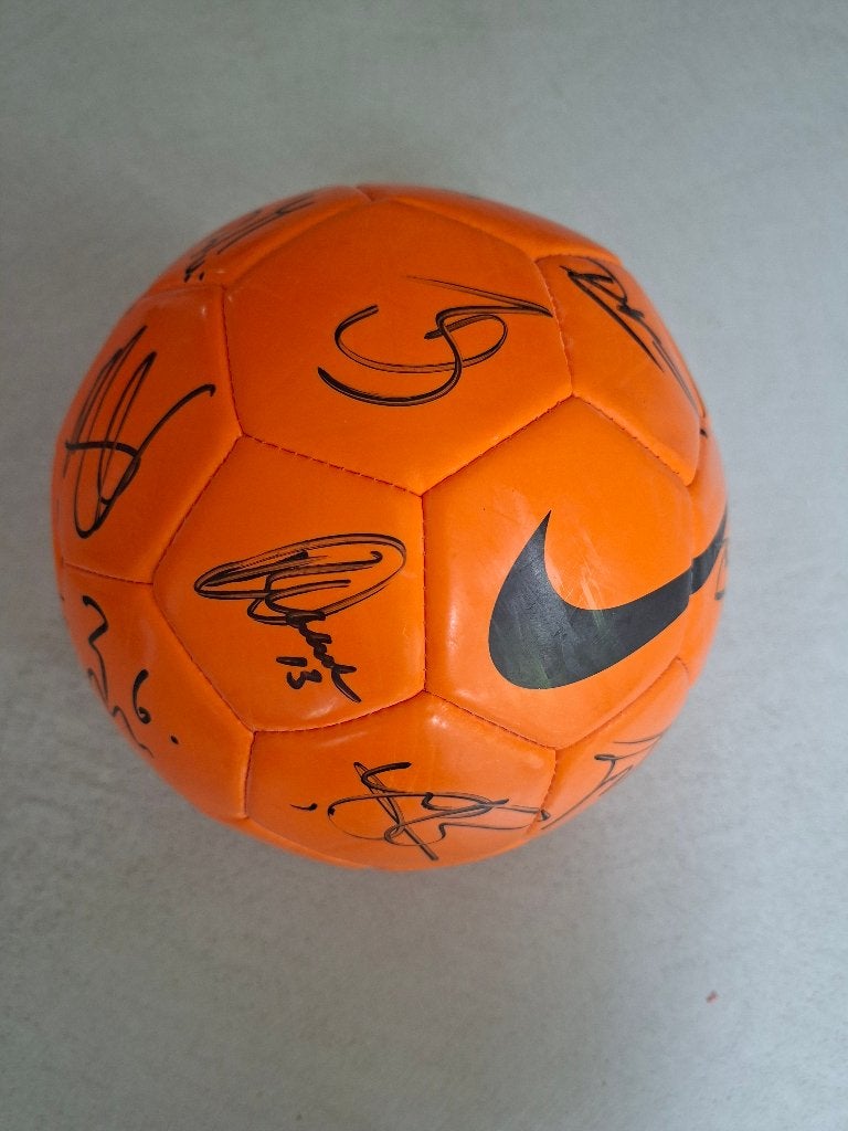 Nederlands elftal WK 2014 gesigneerde bal, Ophalen of Verzenden, Nieuw, Overige binnenlandse clubs, Overige typen