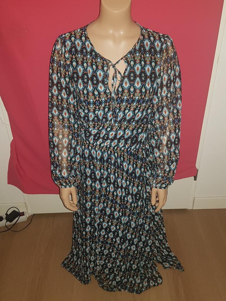 Jurk (115), Kleding | Dames, Jurken, Ophalen of Verzenden, Zo goed als nieuw, Maat 38/40 (M), Onder de knie