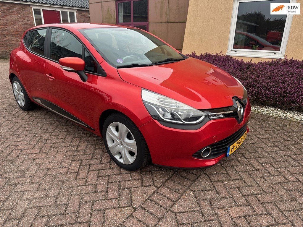 Renault Clio 1.2 Night & Day carply navi dealer oh, Voorwielaandrijving, Euro 5, Gebruikt, 49 €/maand