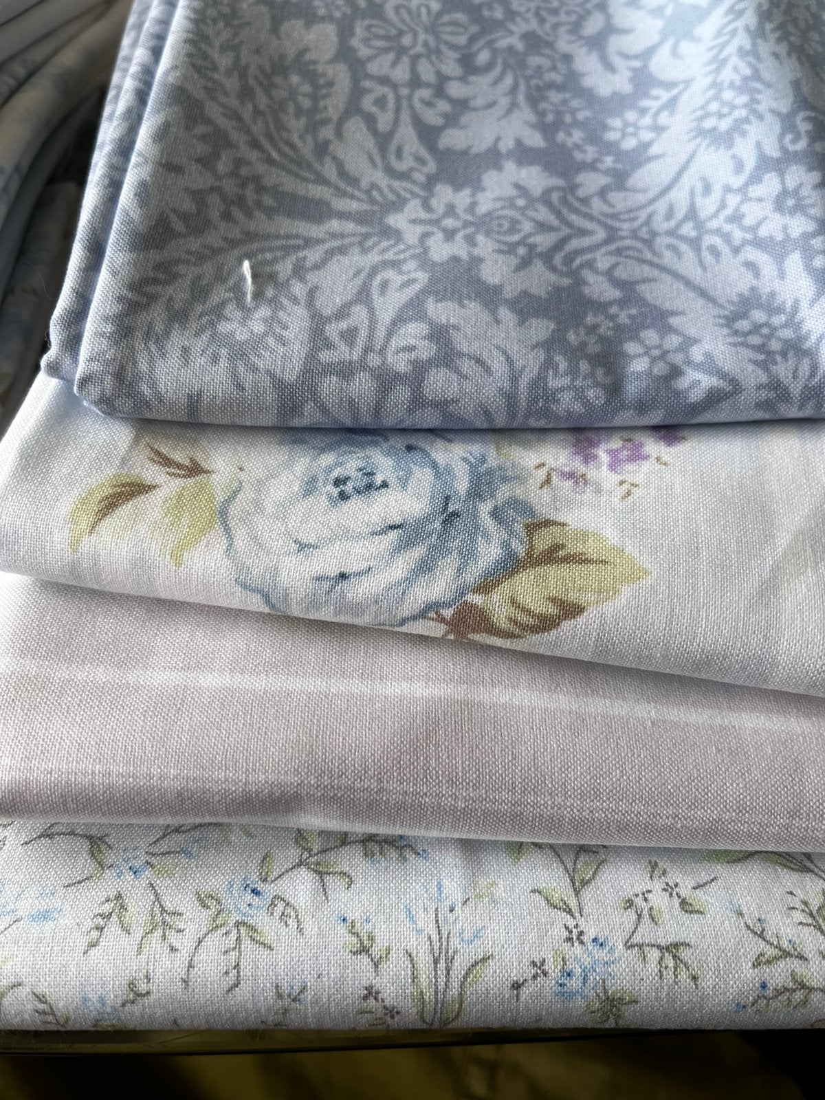 Quilt stof “Shabby Chic” wildflowers 1100 gram nieuw, 120 cm of meer, Katoen, Verzenden, Blauw