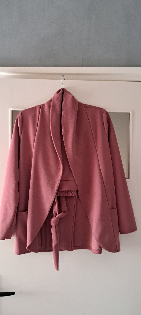 Roze broekpak, Maat 38/40 (M), Kostuum of Pak, Ophalen of Verzenden, Roze