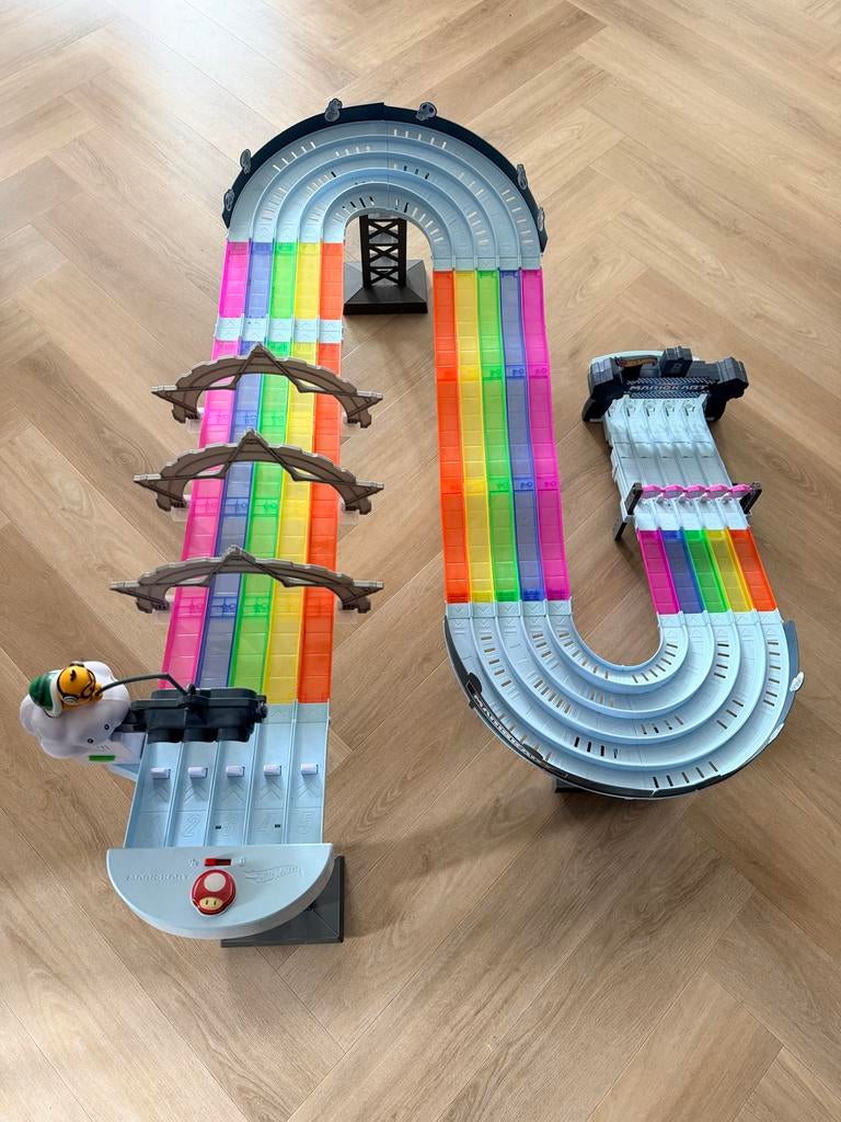 Hot Wheels Mario Kart Regenboogbaan Racebaan, Kinderen en Baby's, Speelgoed | Racebanen, Racebaan, Ophalen of Verzenden, Zo goed als nieuw
