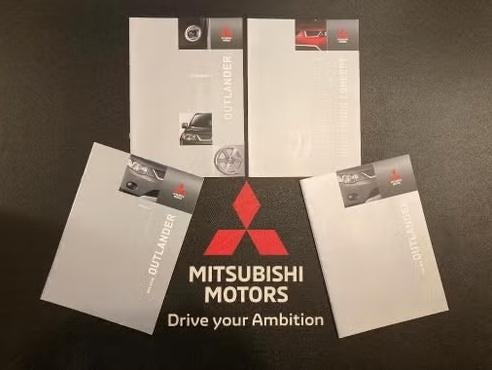 TEAB: 4 verschillende Mitsubishi Outlander 2007-2010 folders, Ophalen, Zo goed als nieuw, Mitsubishi