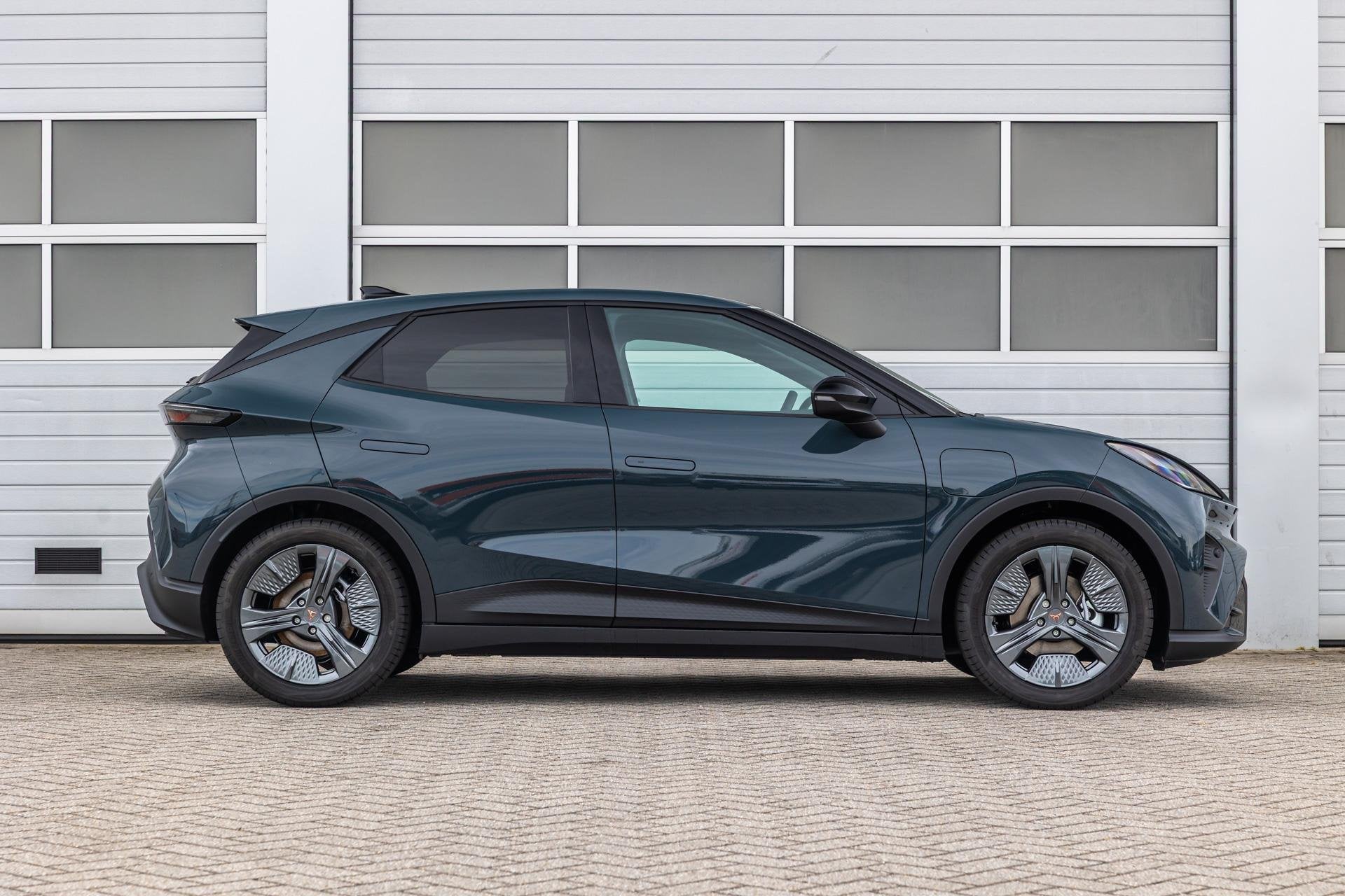 CUPRA Raval Business First Edition 211pk 56 kWh | Velgen 18', Auto's, 12 maanden, Overige modellen, Blauw, 56 kWh
