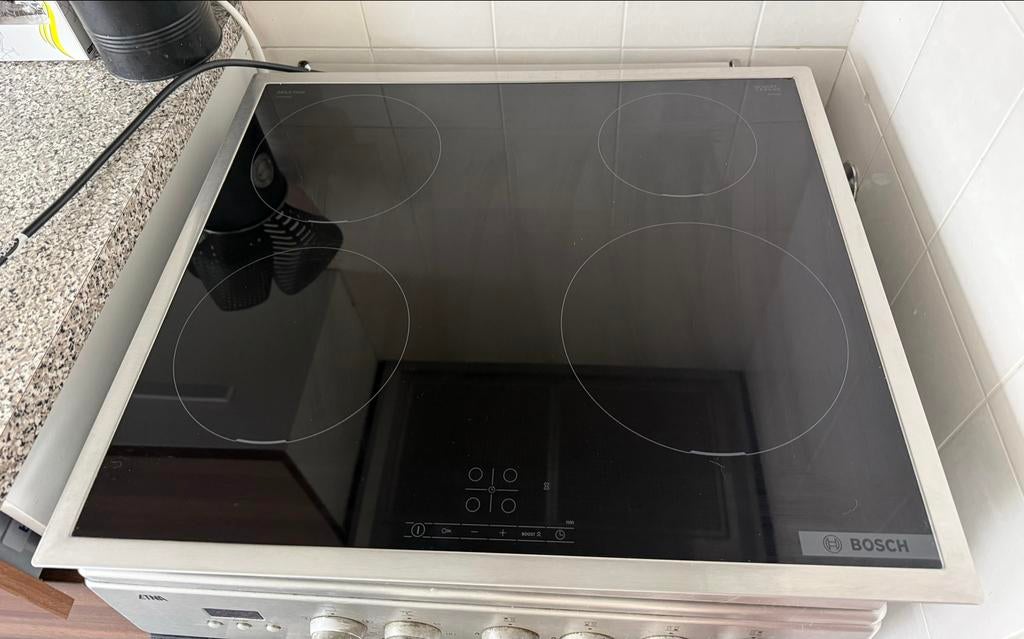 Bosch inductie kookplaat, PUE645BB5D inbouw, 230V, Ophalen, 4 kookzones, Zo goed als nieuw, Inbouw