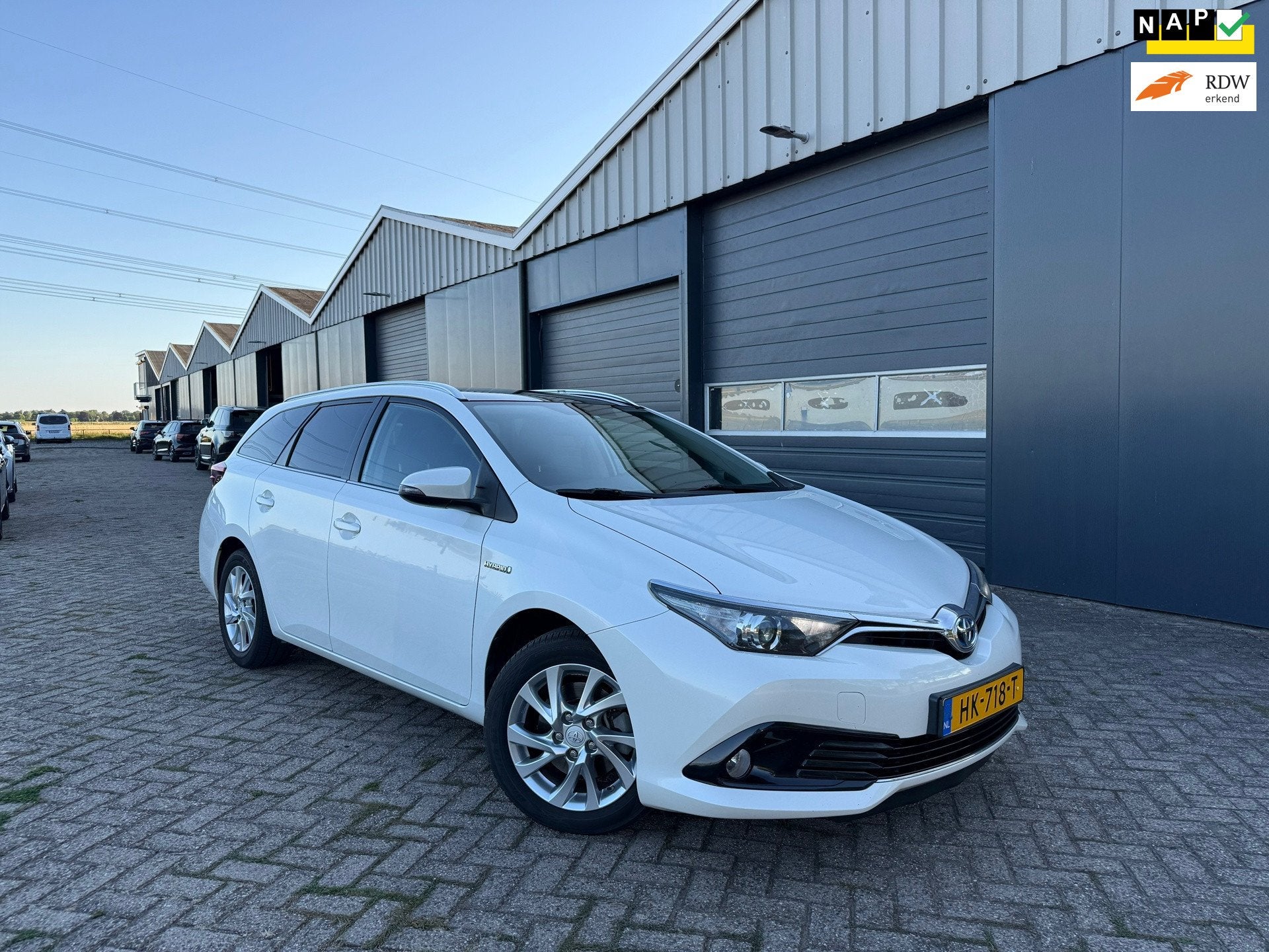 Toyota Auris Touring Sports 1.8 Hybrid Lease PANO/CAMERA/CRU, Gebruikt, Euro 6, Wit, Origineel Nederlands