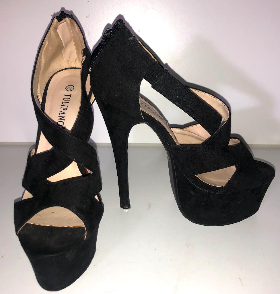 Tulipano Suedine zwarte hoge hakken maat 37, Kleding | Dames, Schoenen, Zwart, Ophalen of Verzenden, Zo goed als nieuw, Schoenen met hoge hakken