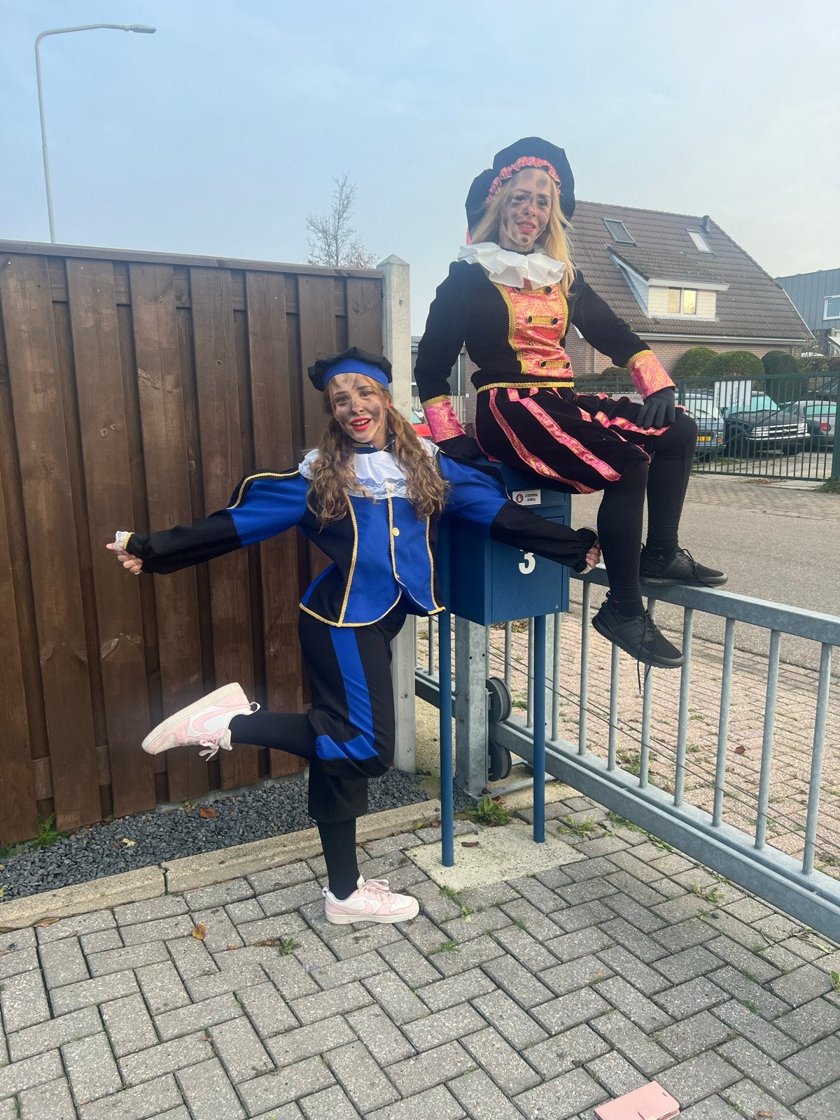 Pieten en sinterklaas op bezoek, Ophalen, Nieuw