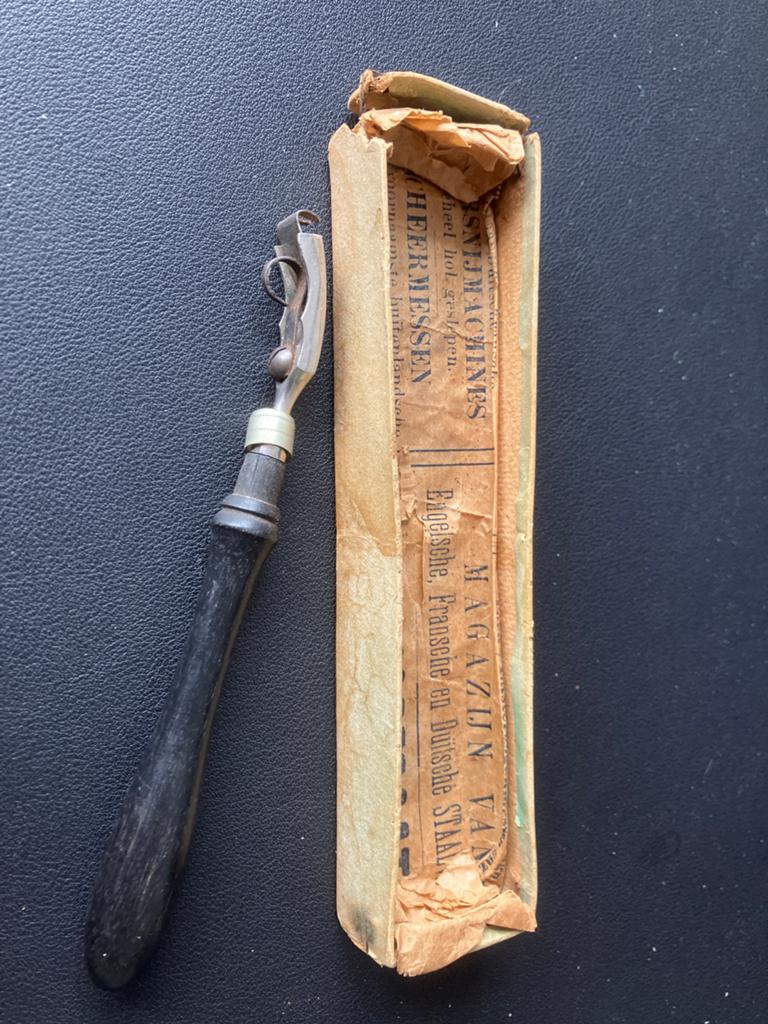 Antiek scheermesje in origineel doosje, Ophalen of Verzenden