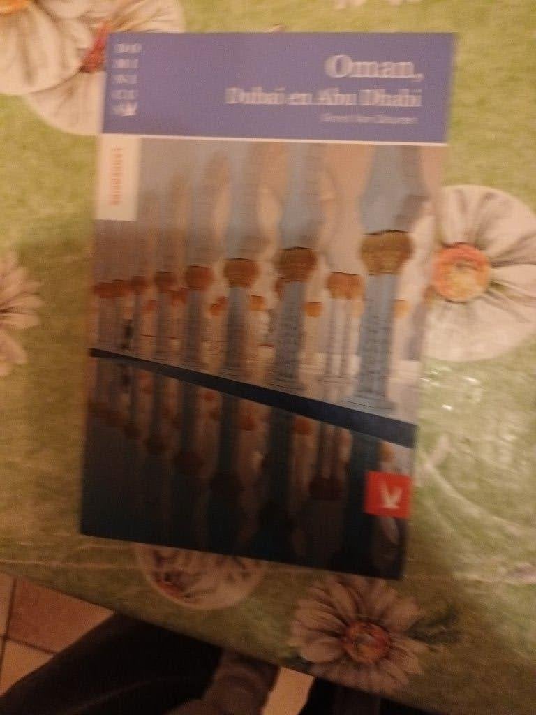 Oman, Dubai Abu Dhabi midden oosten. Dominicus reisgids 2018, Boeken, Overige merken, Ophalen of Verzenden, Zo goed als nieuw