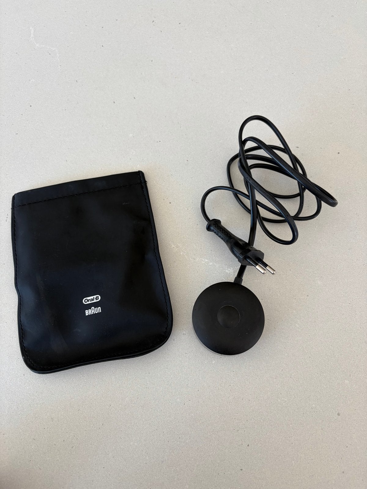 Oral-B Braun oplader Type 3768 met reisetui, Ophalen of Verzenden, Gebruikt, Mondverzorging