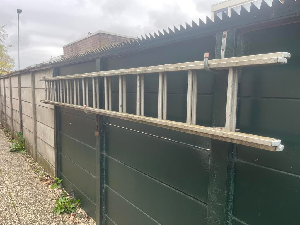 Ladder 2x14 treden (7-8 meter), Ophalen, Gebruikt, 4 meter of meer