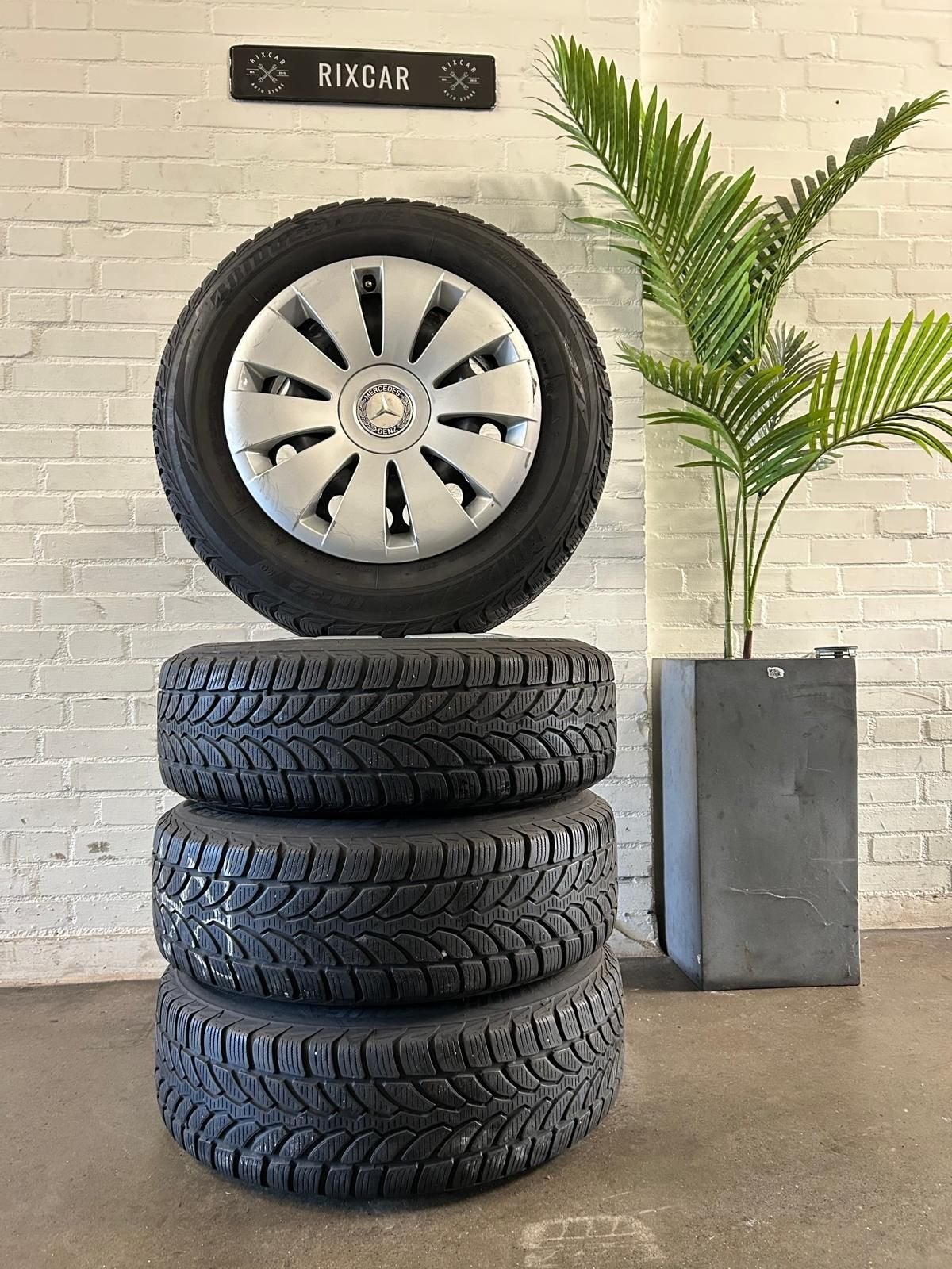 Originele Mercedes stalen velgenset + Bridgestone Winterband, Auto-onderdelen, Banden en Velgen, Ophalen, Gebruikt, -, -
