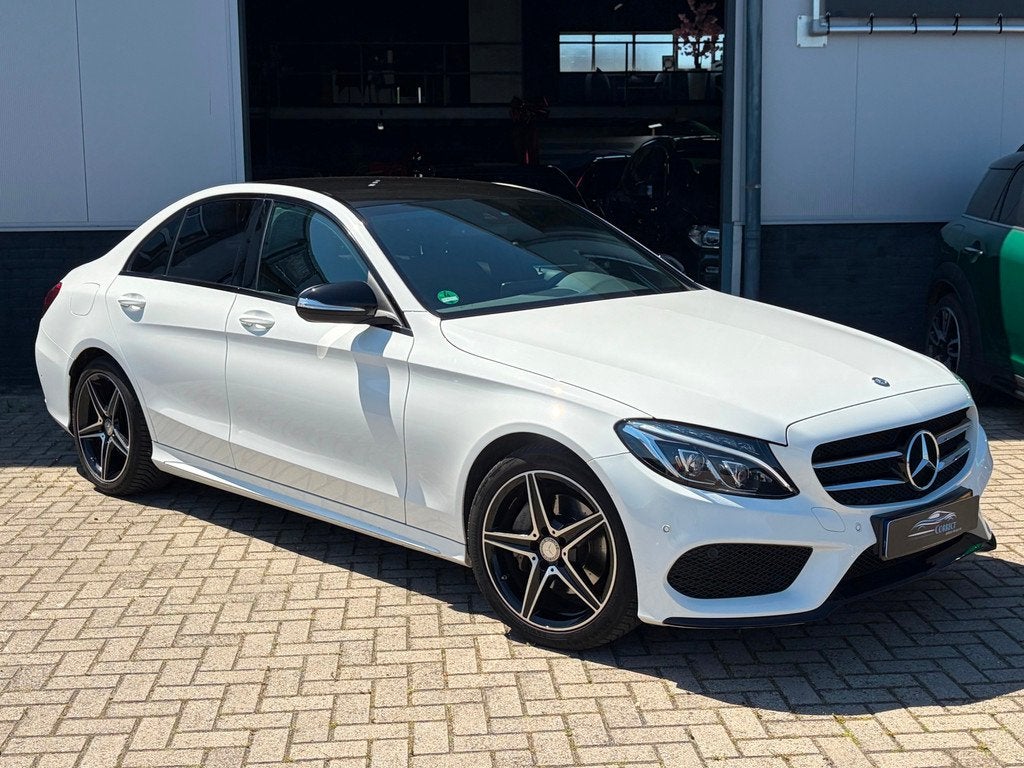 Mercedes-Benz C-klasse 200 AMG-line|Trekhaak|Sfeer|, Auto's, Mercedes-Benz, Automaat, Euro 6, 4 cilinders, Wit