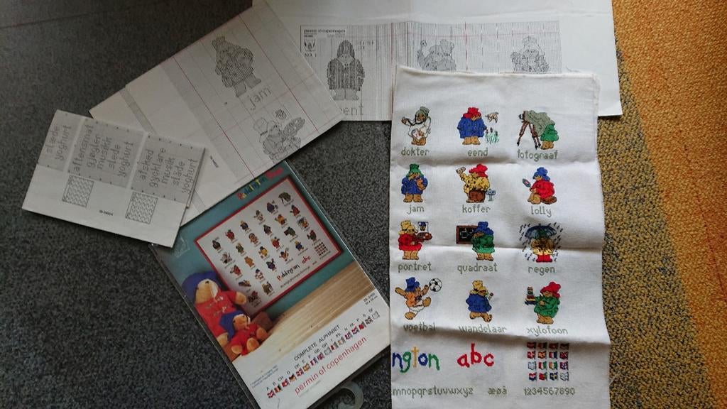 Borduurspullen, merklap Paddington, DMC garen, babyuitzet, Ophalen of Verzenden