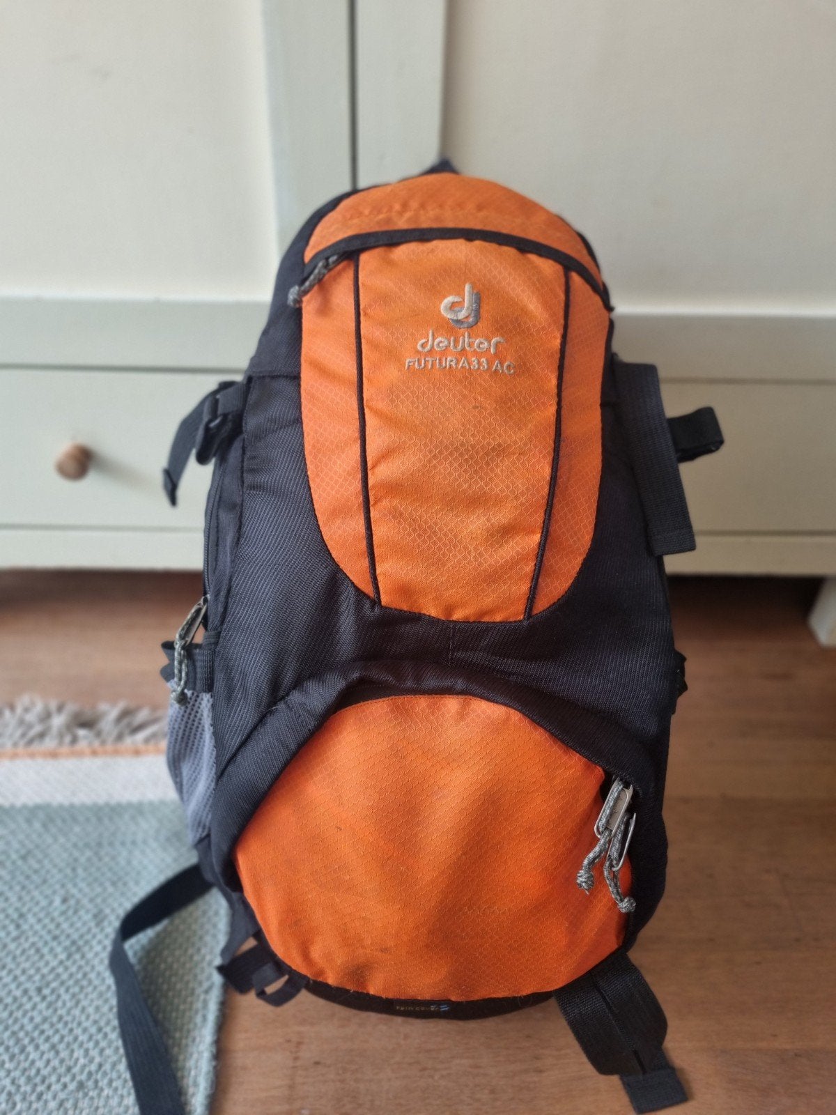 Deuter Futura 33 AC Backpack met regenhoes, Gebruikt, 25 tot 40 cm, Ophalen of Verzenden, Waterdicht