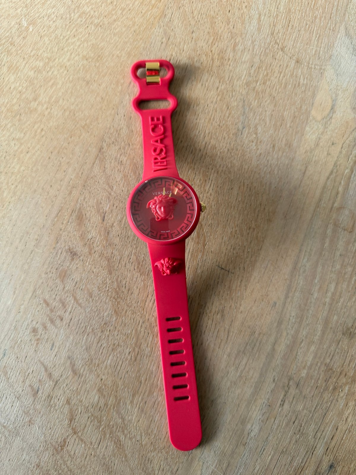 Versace Medusa Horloge - Rood Siliconen Bandje, Overige merken, Overige materialen, Polshorloge, Kunststof