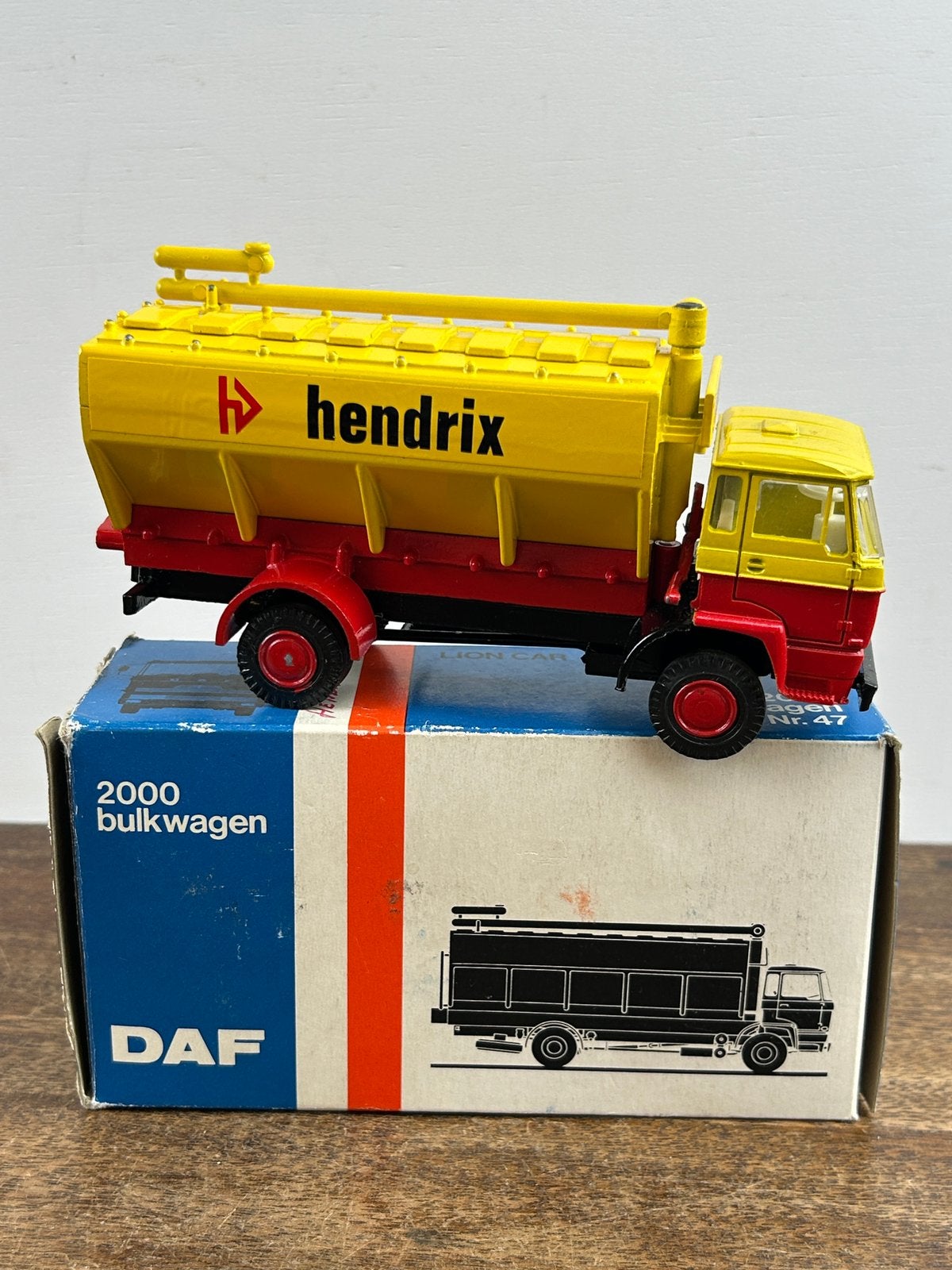 Lion Car 47 DAF 2000 Bulkwagen Hendrix, Hobby en Vrije tijd, Modelauto's | 1:50, Ophalen of Verzenden, Zo goed als nieuw, Bus of Vrachtwagen