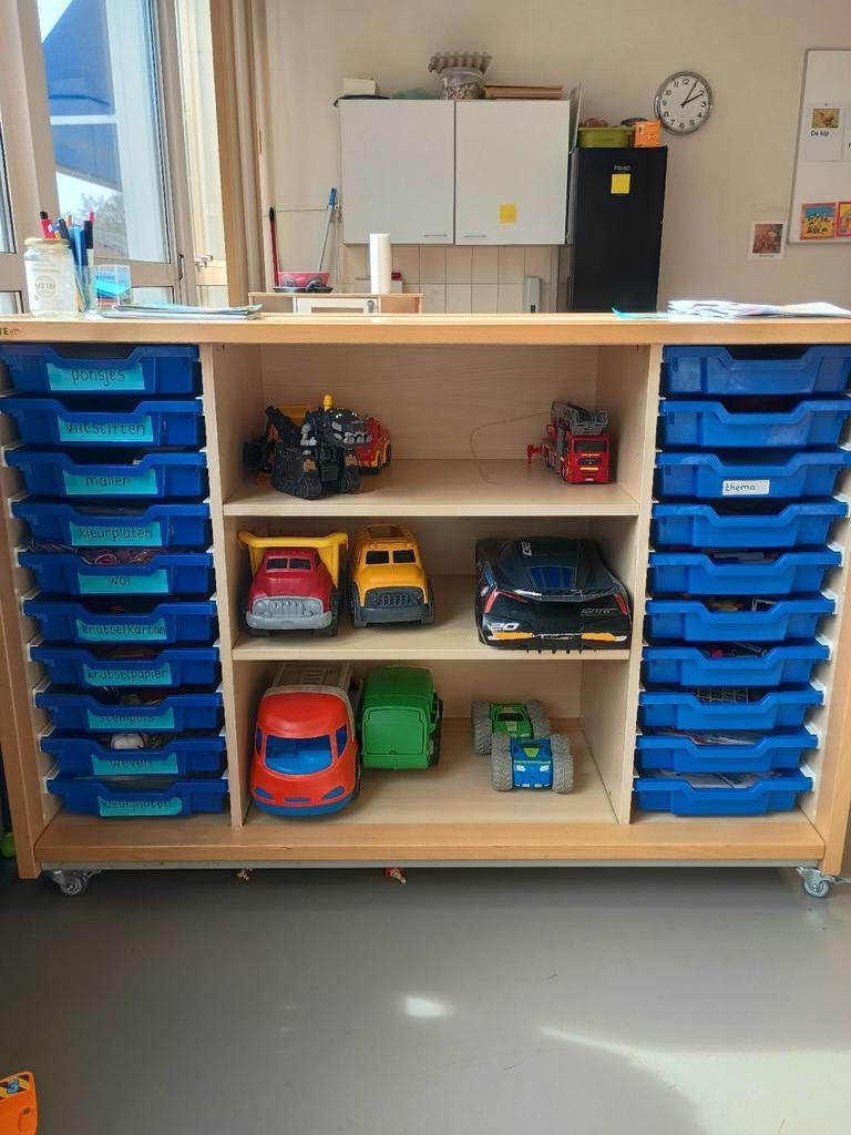 Nog 1 school laden kast beschikbaar, Huis en Inrichting, Ophalen, Zo goed als nieuw, 25 tot 50 cm, Minder dan 100 cm