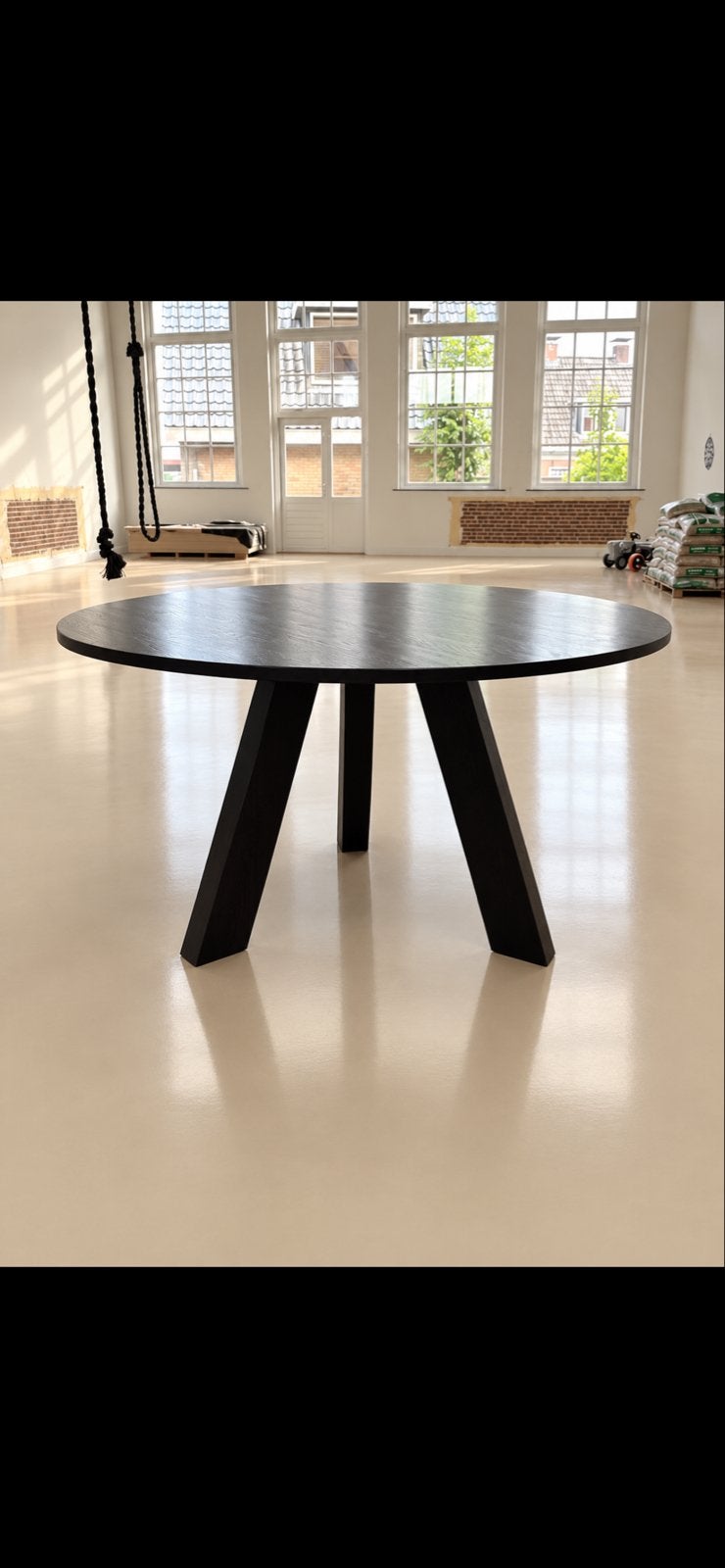 Woood eettafel rhonda 129 cm breed zwart hout, Ophalen, Gebruikt, 100 tot 150 cm, Rond