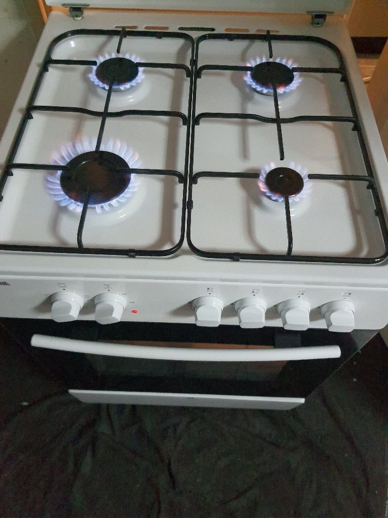Top kwaliteit Etna Gasfornuis + Elektrische oven werkt super, Witgoed en Apparatuur, Ophalen, Minder dan 85 cm, Grill, 4 kookzones