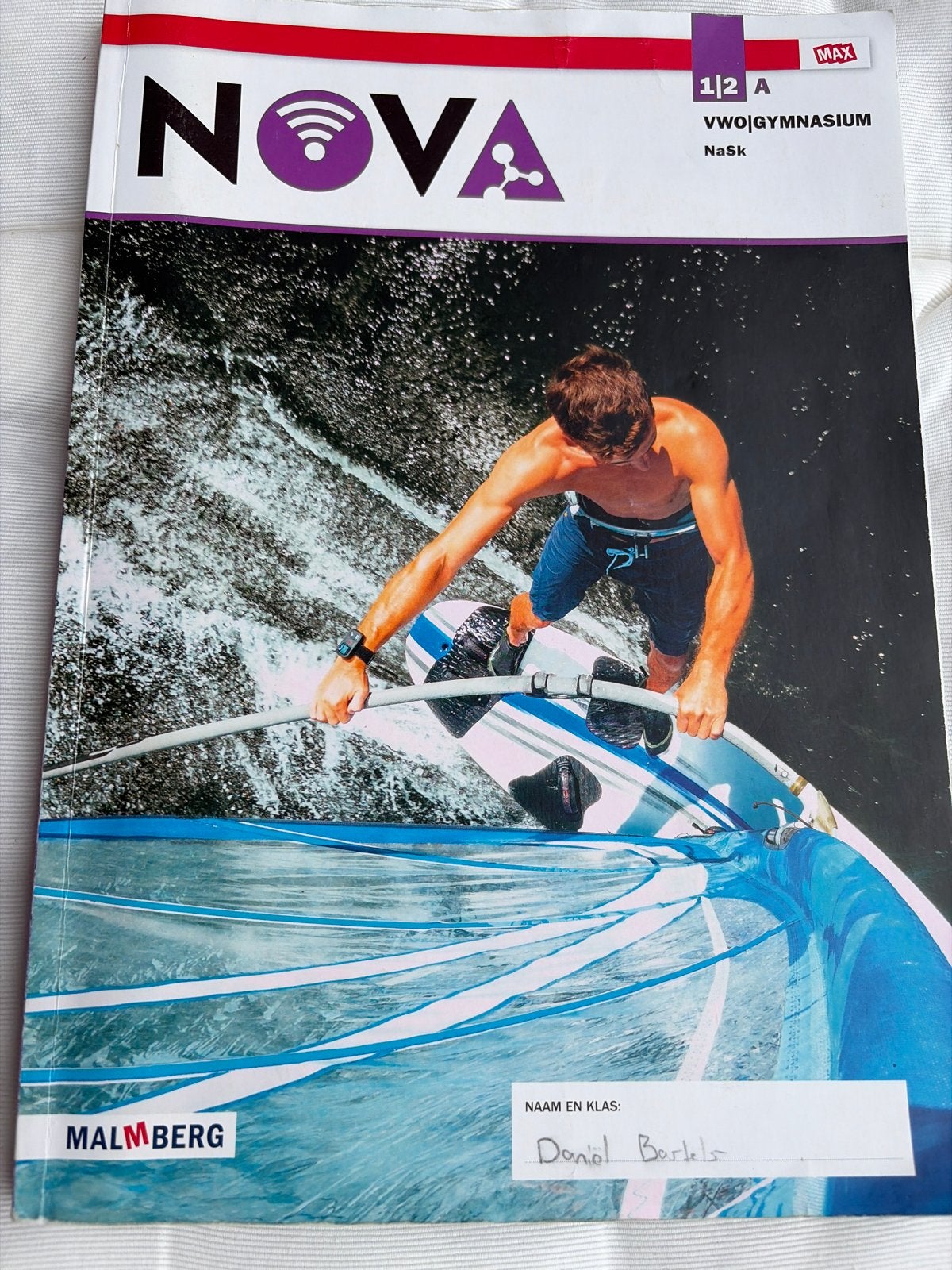 NOVA NaSk VWO Gymnasium 1-2 A en B Malmberg, Boeken, Ophalen of Verzenden, Gelezen, VWO, Natuurkunde