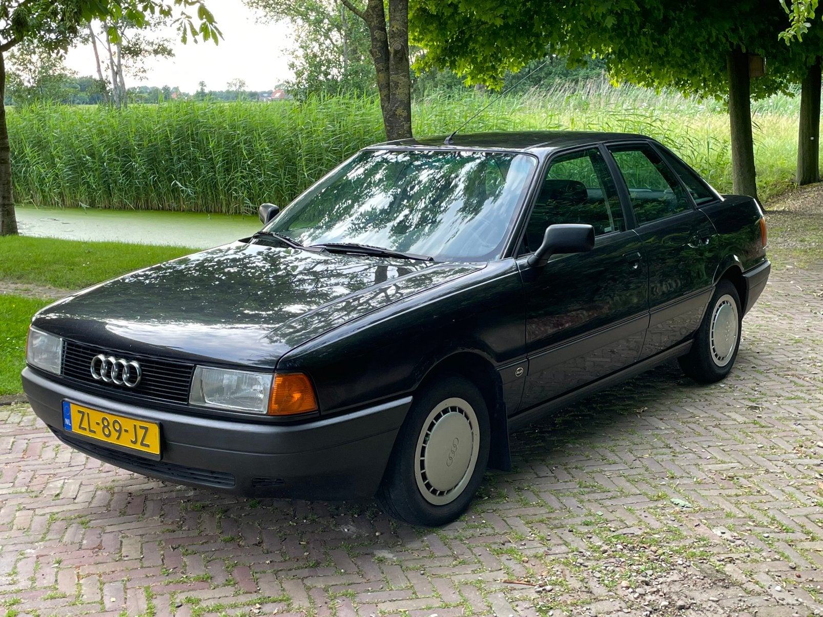 Audi 80 (B3) 1.6 U9 1991 Zwart. APK 8/27, Auto's, Audi, Voorwielaandrijving, 1025 kg, Trekhaak, 4 cilinders