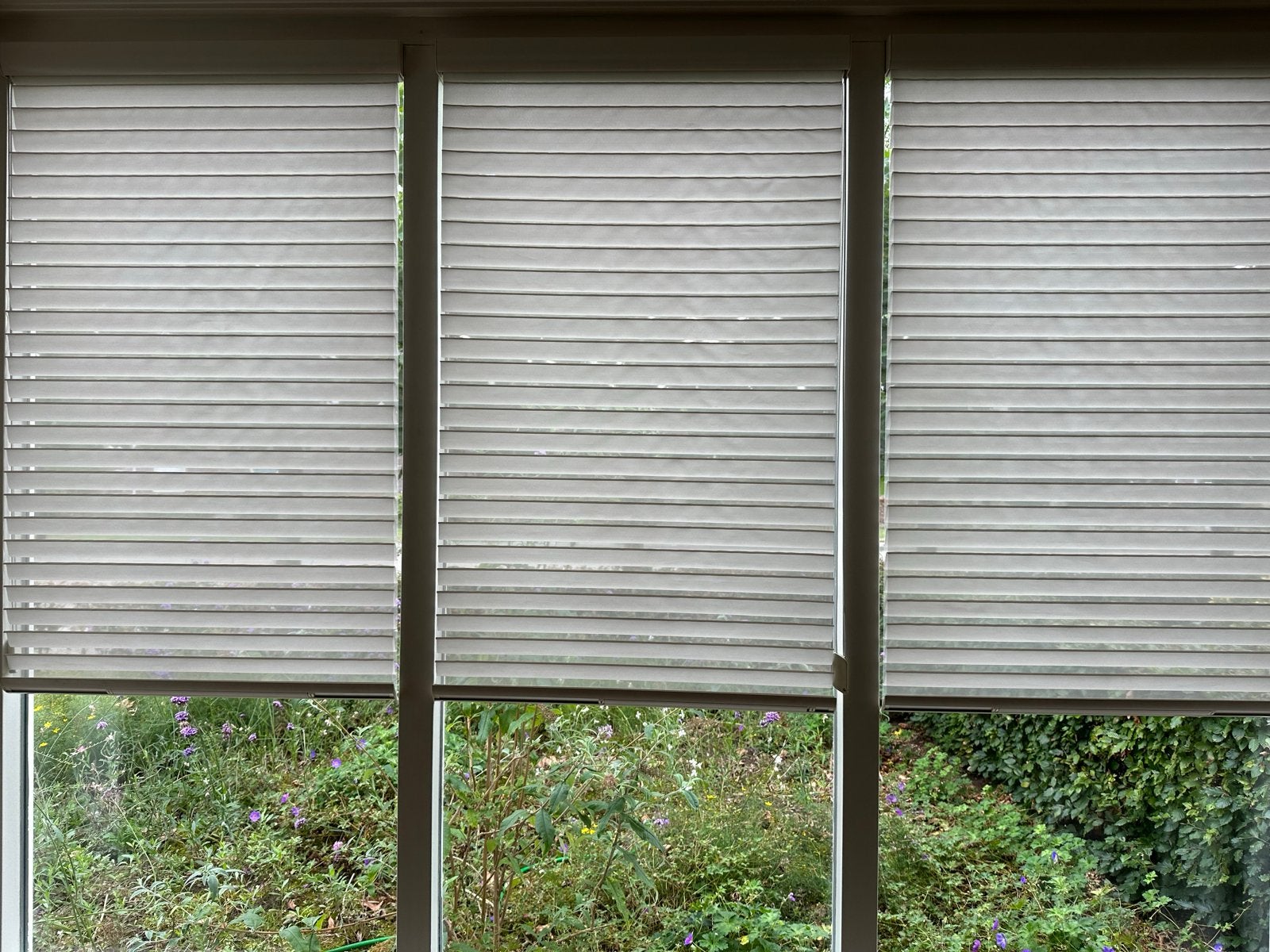 6 wit/crème Silhouette shades - Lichtdoorlatend en stijlvol, Duo rolgordijn, Ophalen of Verzenden, Luxaflex, Wit