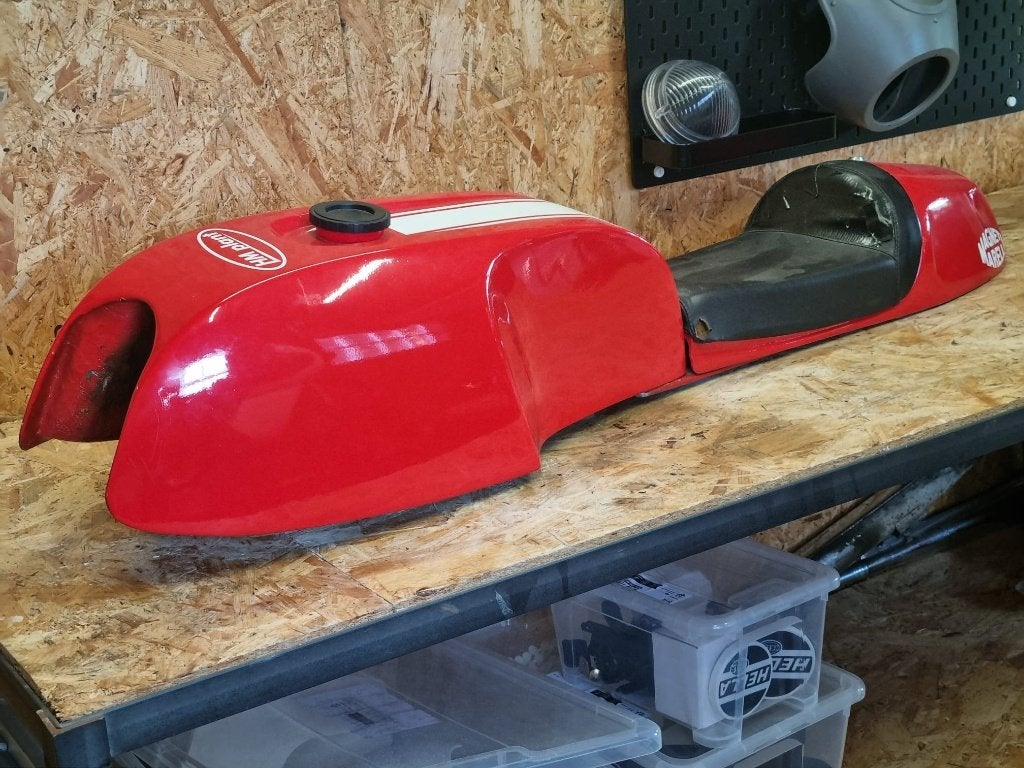 Glasvezel Ducati cafe racer tank te koop, Ophalen