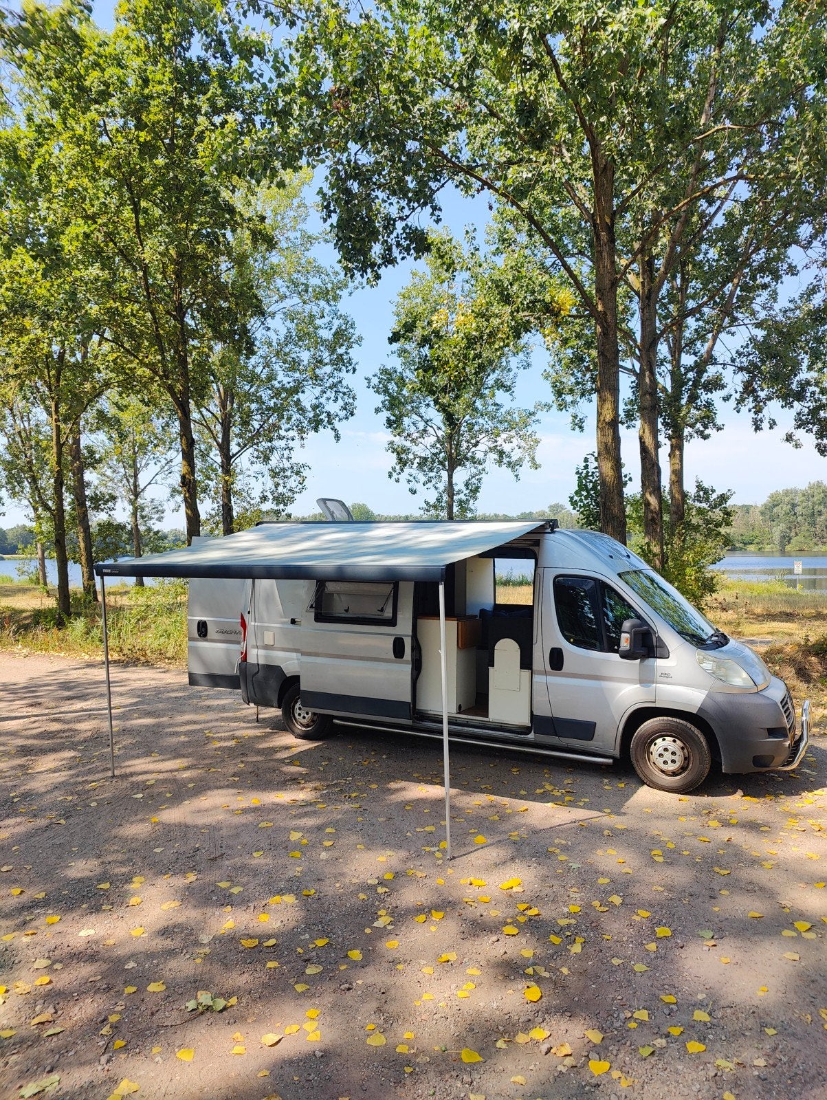 Fiat Ducato buscamper, 180 PK, Volledig Off Grid, Caravans en Kamperen, Campers, Afzuigkap, Buscamper of Camperbus, Ringverwarming