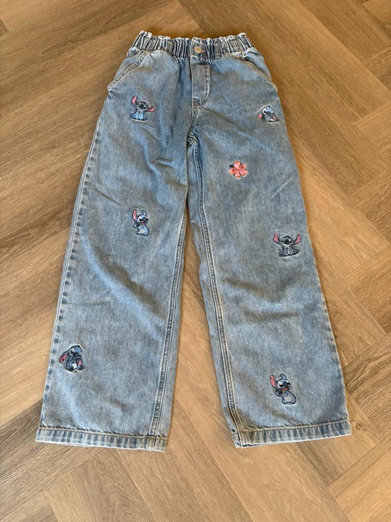 Gratis Disney Stitch Wide Leg Spijkerbroek H&M maat 134, Ophalen, Gebruikt, Meisje, Broek