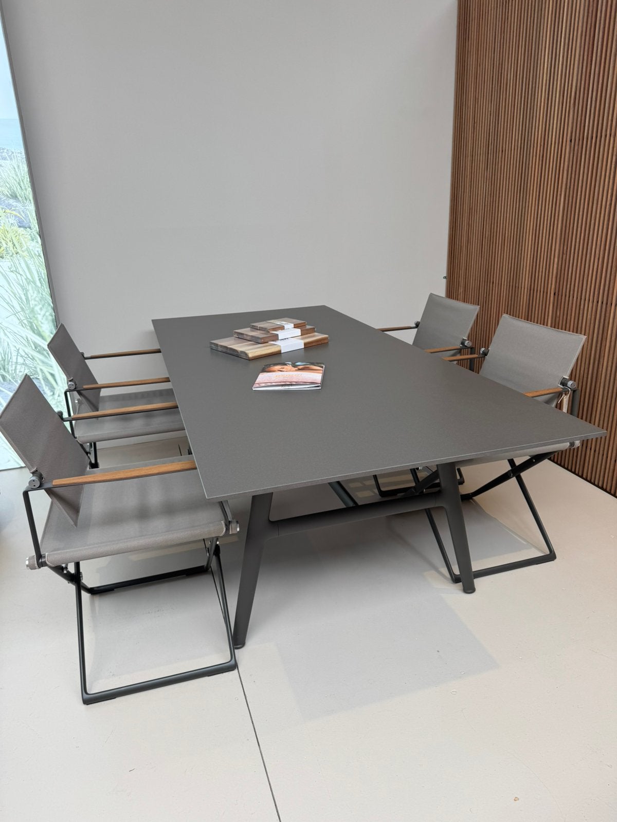 -25% ! Dedon Seax eetset - SHOWROOMMODEL, Tuin en Terras, 4 zitplaatsen, Aluminium, Ophalen of Verzenden, Zo goed als nieuw