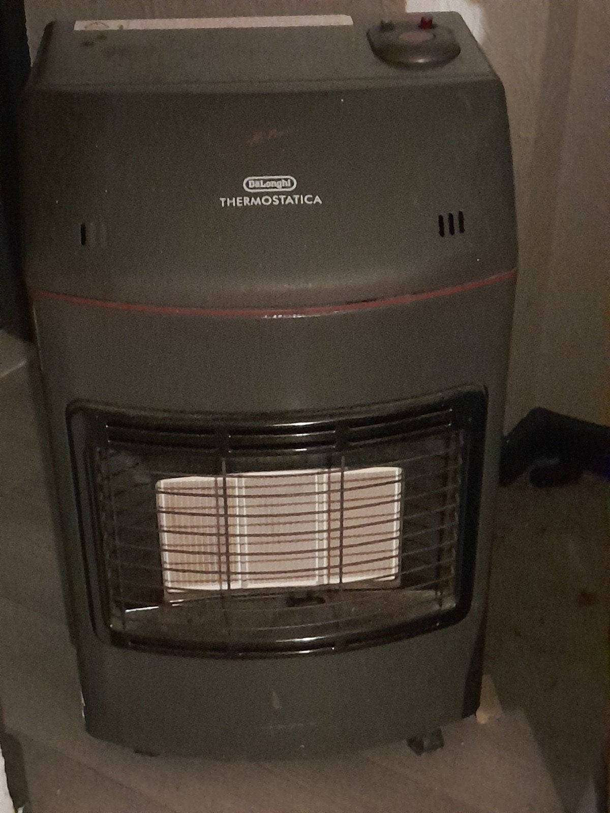 Verplaatsbare gaskachel met lege gasfles - Limburg, Gebruikt, Gas, Ophalen of Verzenden, Vrijstaand
