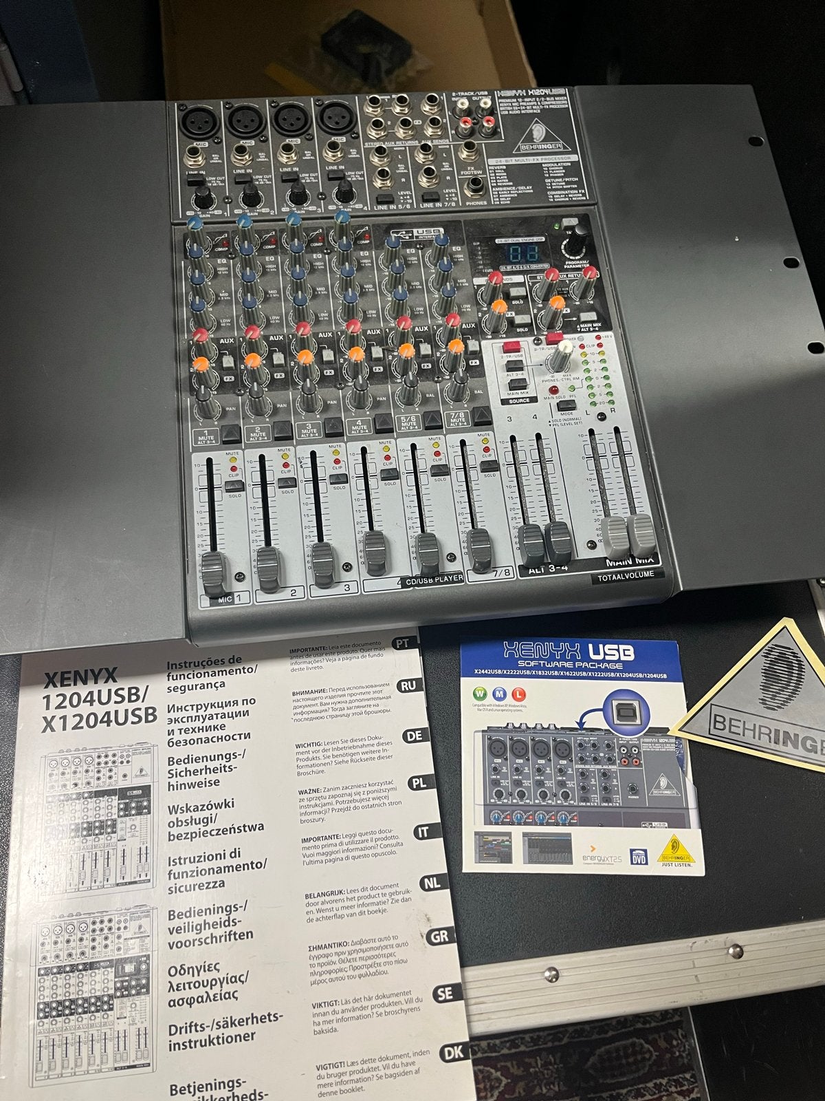 Behringer XENYX X1204 USB mengtafel met accessoires, Muziek en Instrumenten, Behringer, Microfooningang, Ophalen of Verzenden