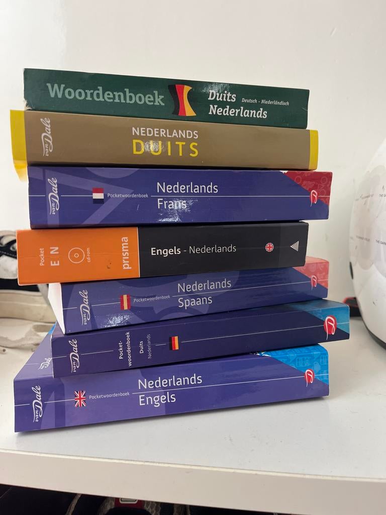 Diverse woordenboeken! GRATIS OPHALEN, Ophalen, Gelezen, Van Dale, Nederlands
