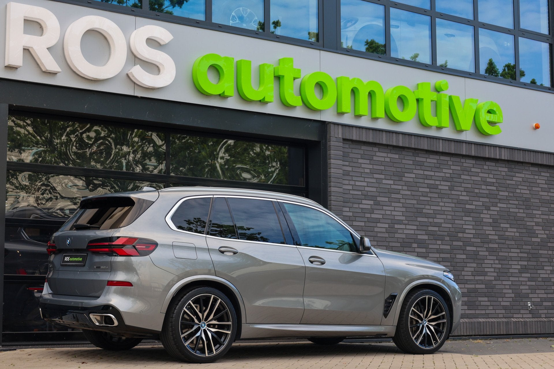 BMW X5 xDrive50e | BTW | SKYLOUNGE | 22 INCH | COMFORTSTOELE, Auto's, Gebruikt, 2395 kg, Bedrijf, 489 pk
