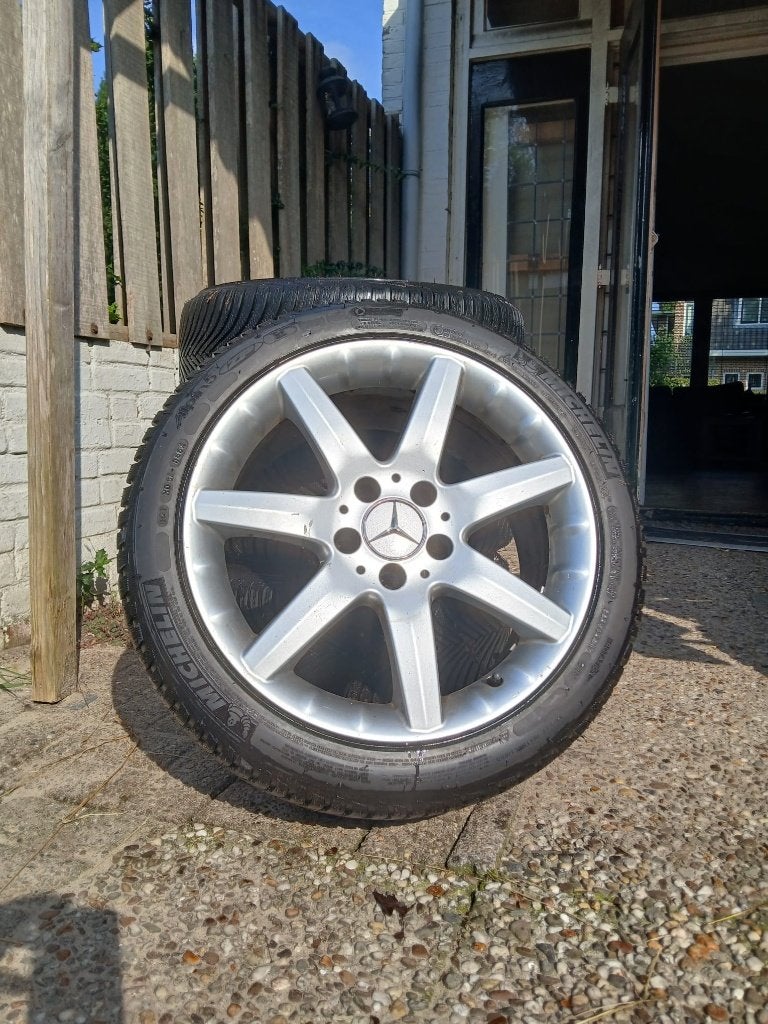 Mercedes17" velgen 7,5J ET37 Michelin winterbanden 225/45R17, Ophalen, Gebruikt, Banden en Velgen, 17 inch