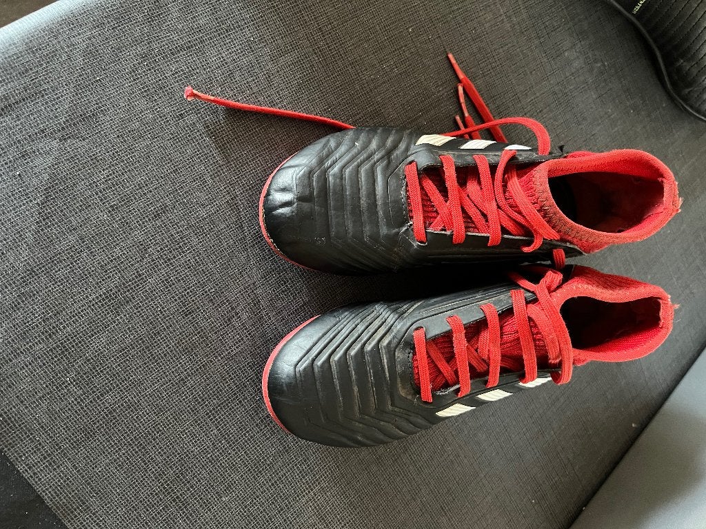 Voetbal schoenen kind, Gebruikt, Maat XS of kleiner, Schoenen, Ophalen of Verzenden