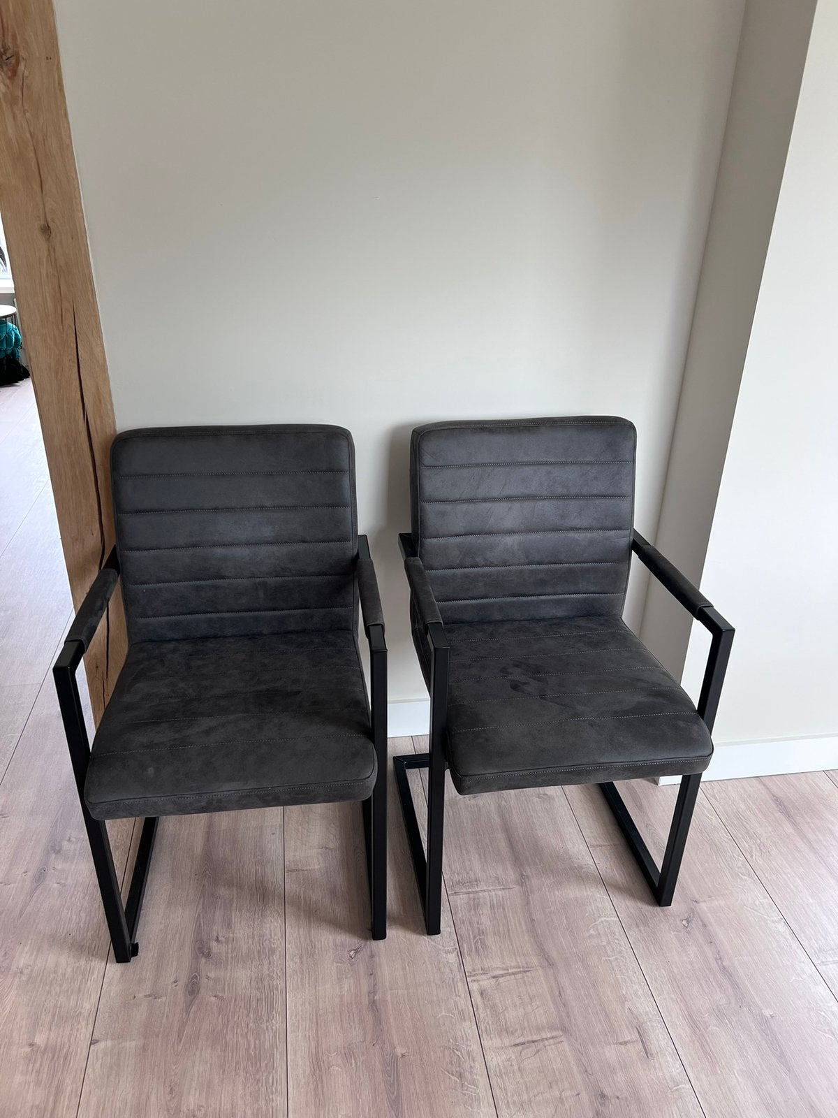 4 eetkamerstoelen, Ophalen, Zo goed als nieuw, Grijs, Vier