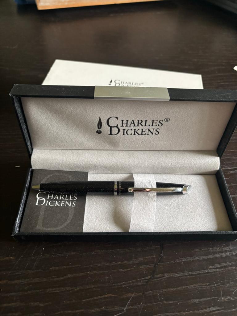 Charles Dickens Pen - Elegante Zwarte Balpen met Doosje, Verzamelen, Balpen, Met doosje, Zo goed als nieuw, Ophalen