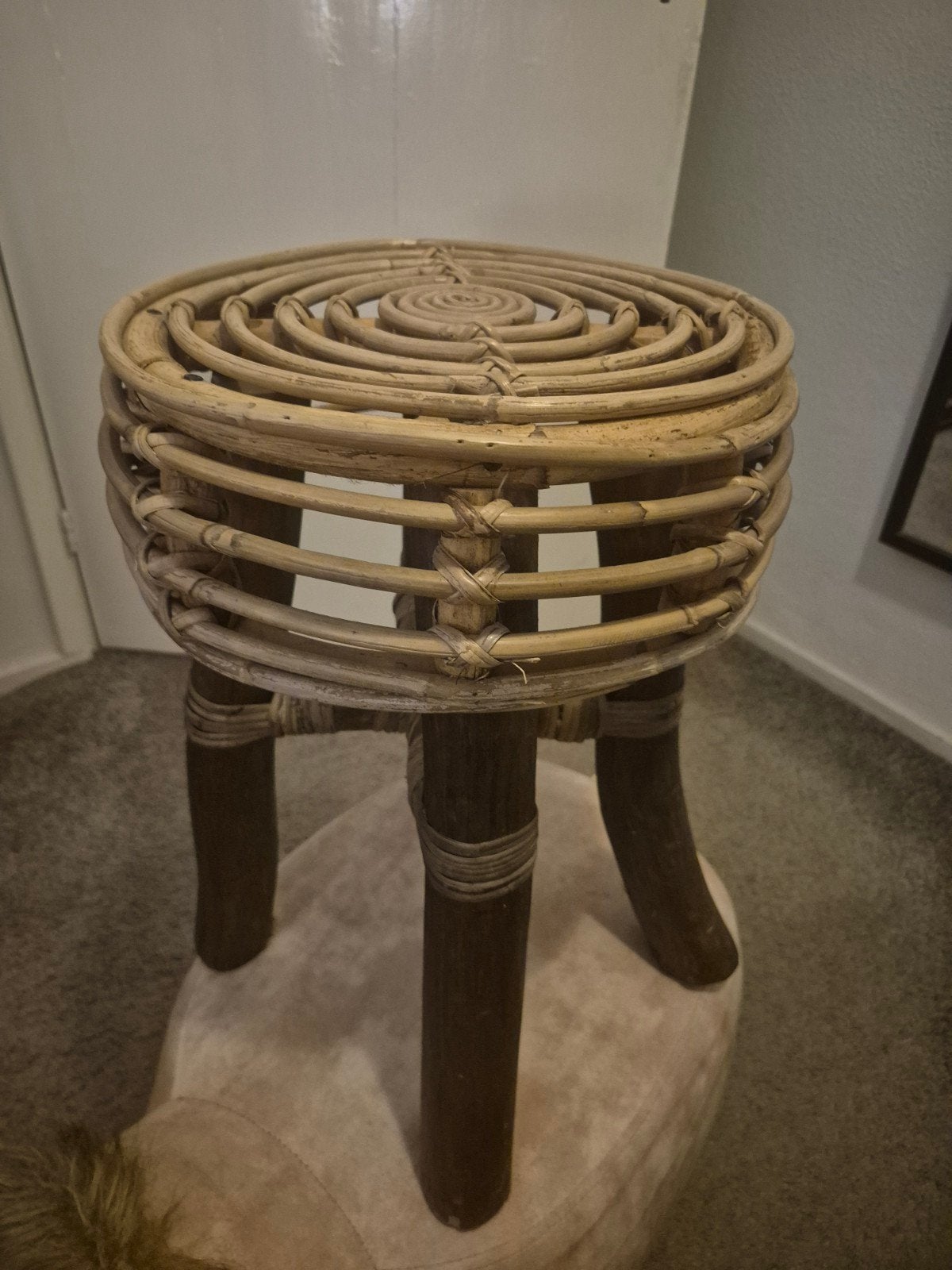 Rotan bijzettafel/krukje - Vintage look, Huis en Inrichting, Ophalen, Minder dan 45 cm, Minder dan 55 cm, Gebruikt