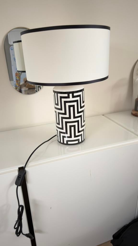 Tafellamp H&M Home classic collection, Huis en Inrichting, Lampen | Tafellampen, Ophalen, Nieuw, Stof, Minder dan 50 cm