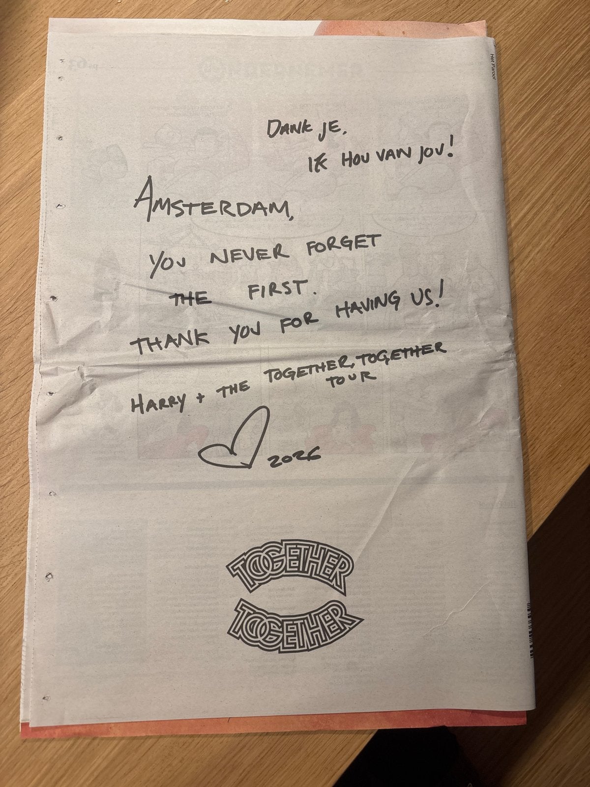 Het Parool met handgeschreven boodschap van Harry Styles, Ophalen of Verzenden, 1980 tot heden, Nederland, Krant