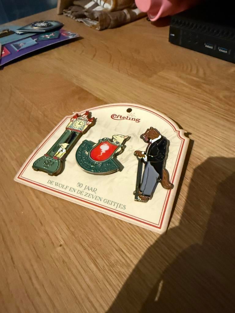 Efteling - Pinset Wolf en de 7 Geitjes, Verzamelen, Efteling, Ophalen of Verzenden, Zo goed als nieuw, Button of Speldje