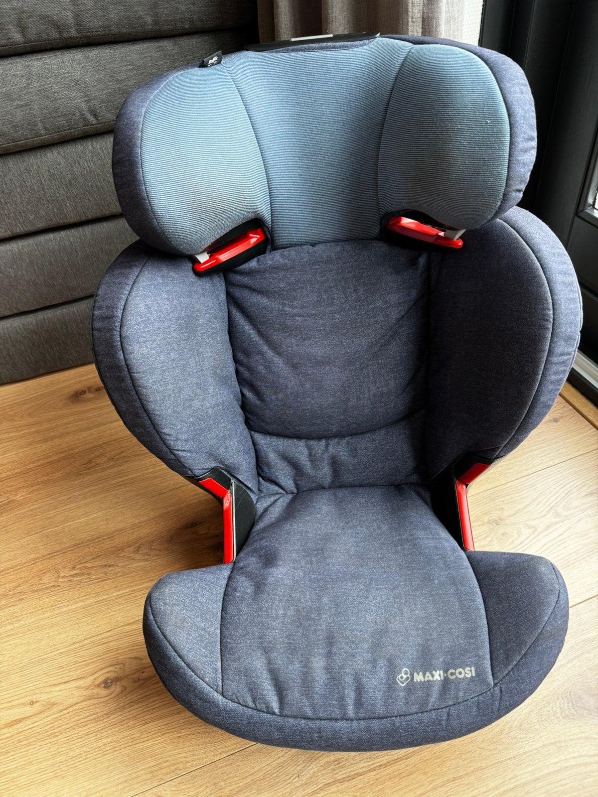 Maxi cosi verstelbare rugleuning, Ophalen, Gebruikt, 15 t/m 36 kg, Verstelbare rugleuning